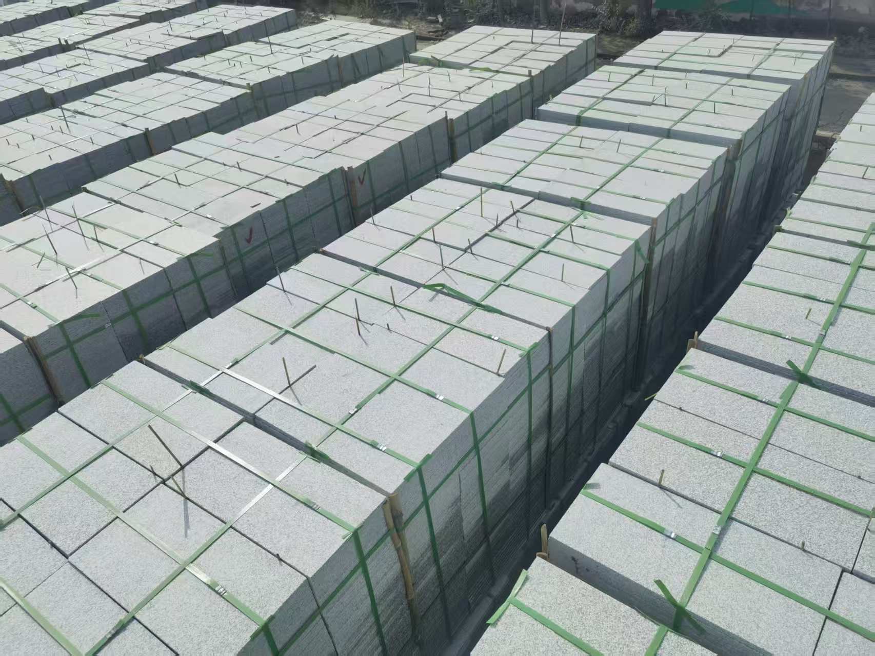 保定 芝麻白1.8公分火烧300*600地铺，清仓大甩卖