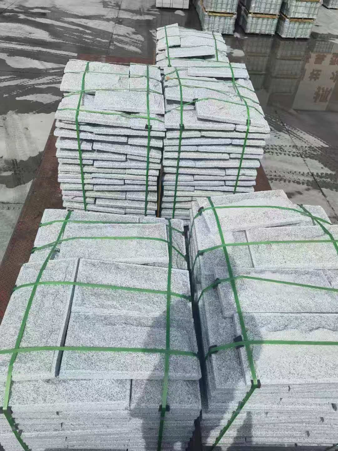 保定 芝麻白蘑菇石装车出货