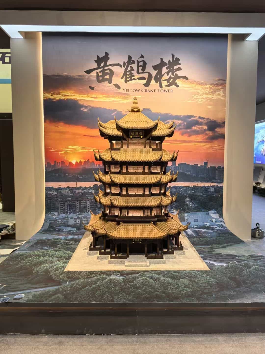 保定仿古石文创作品-黄鹤楼