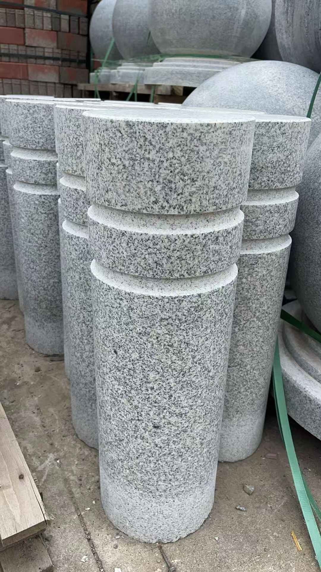 保定 芝麻白花岗岩挡车柱、隔离柱多少钱